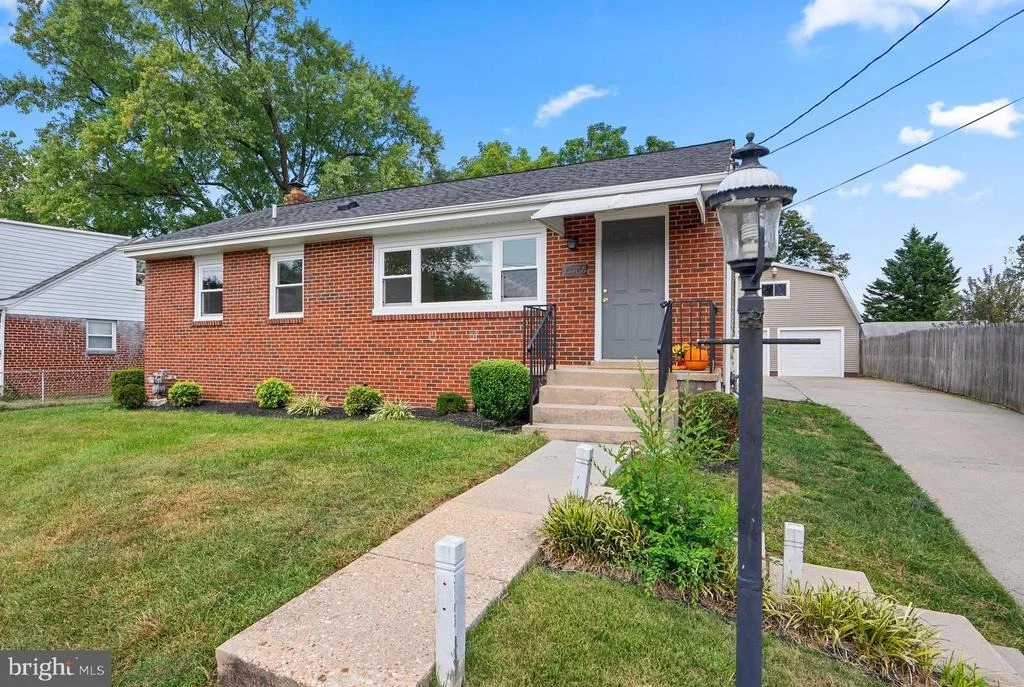 Photo of 12707 HOLDRIDGE ROAD