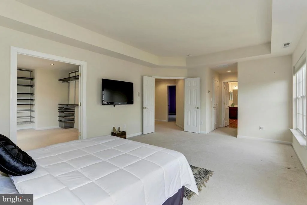 Photo of 7585 LINDBERG DRIVE