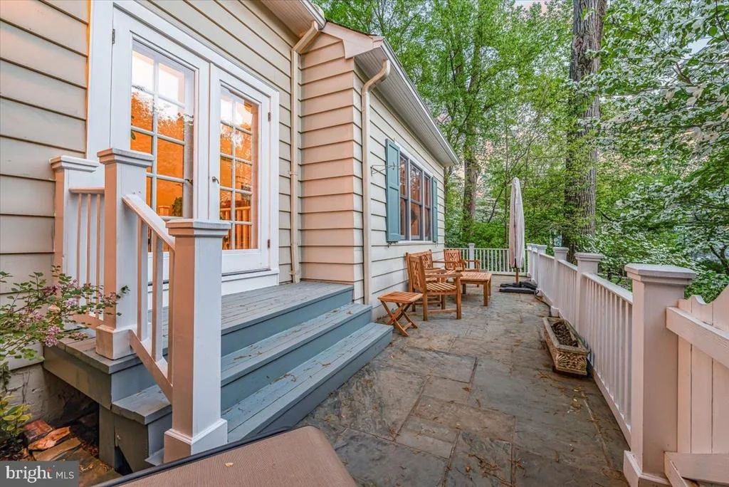 Photo of 7109 MEADOW LANE
