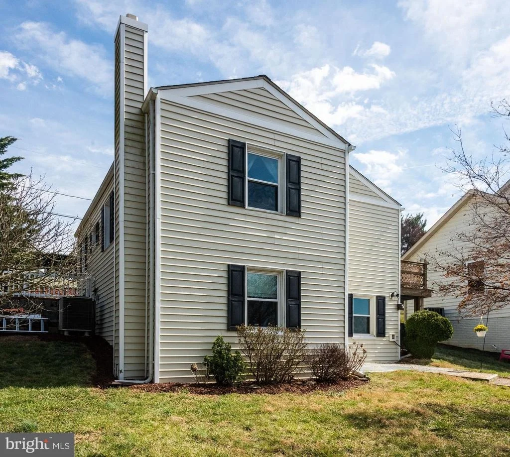 Photo of 6819 VALE SUMMIT LANE