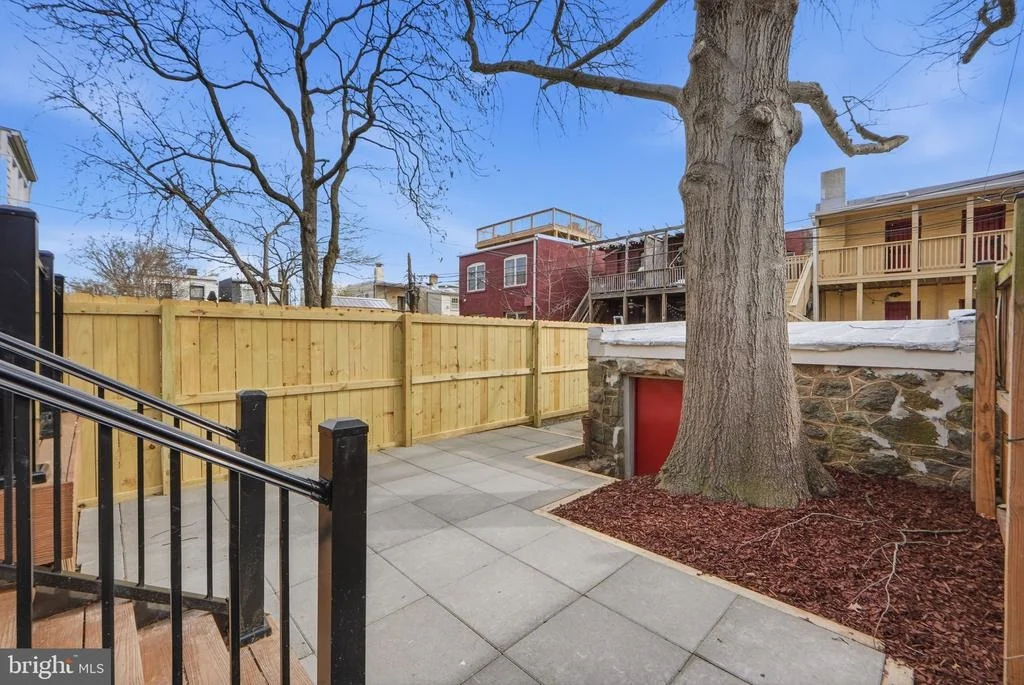 Photo of 325 14TH STREET NE