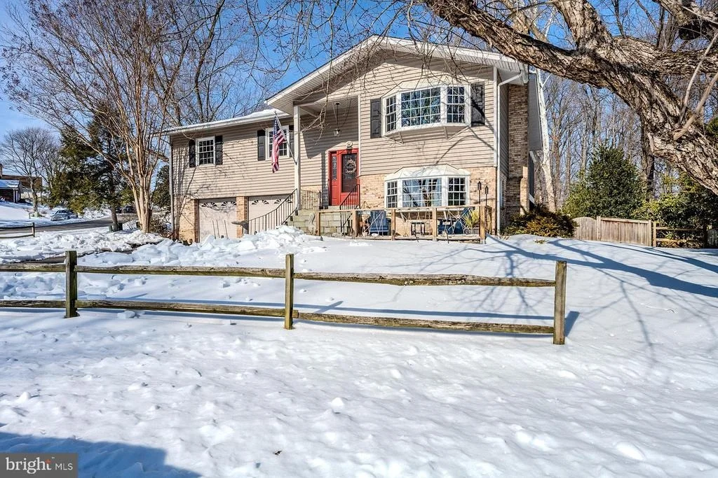 Photo of 6112 HARMON PLACE
