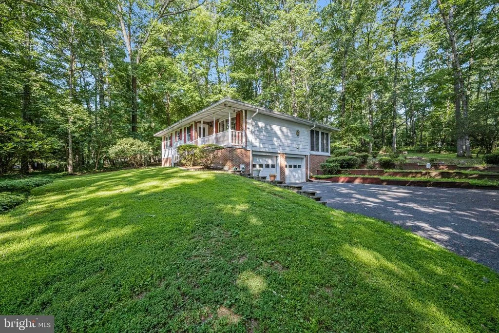 Photo of 932 WESTERN CHAPEL ROAD