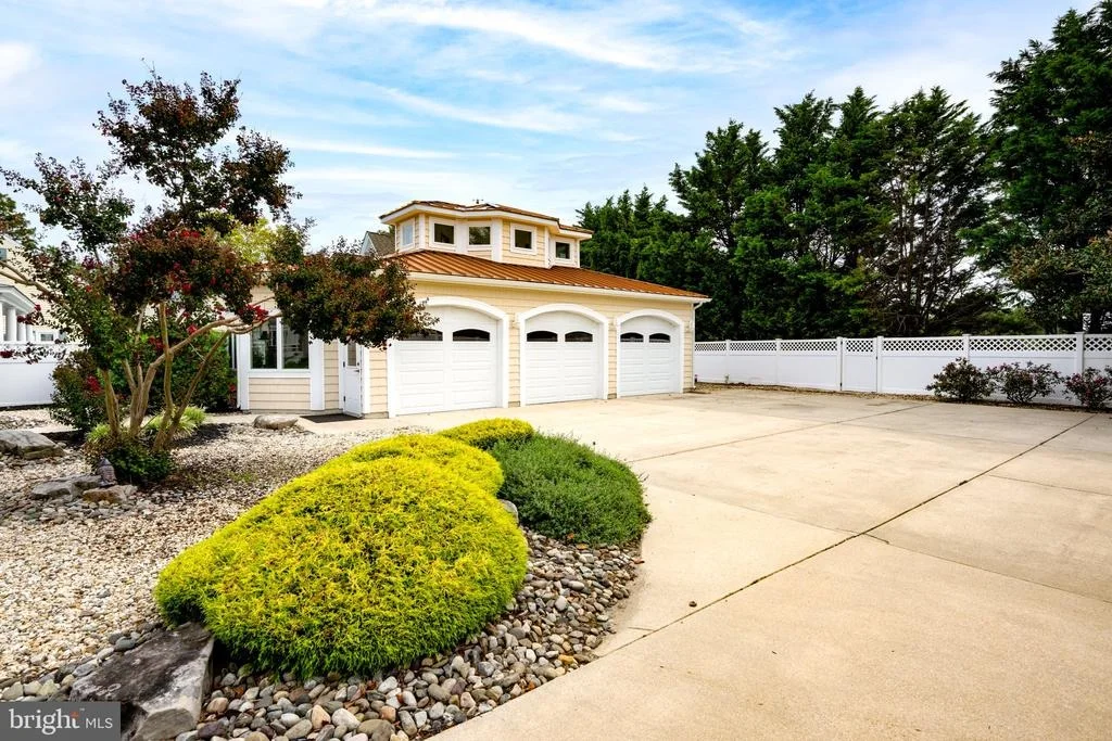 Photo of 632 PILOTTOWN ROAD