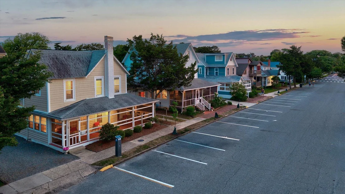 Photo of 16 DELAWARE AVENUE