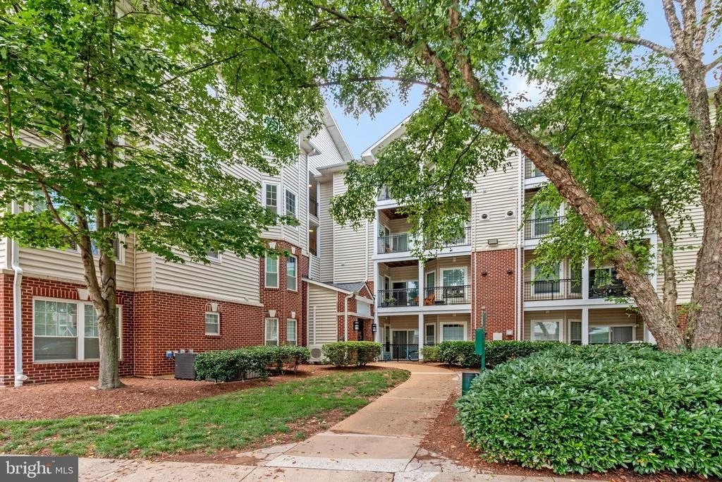 Photo of Unit 2202 at 1600 SPRING GATE DRIVE