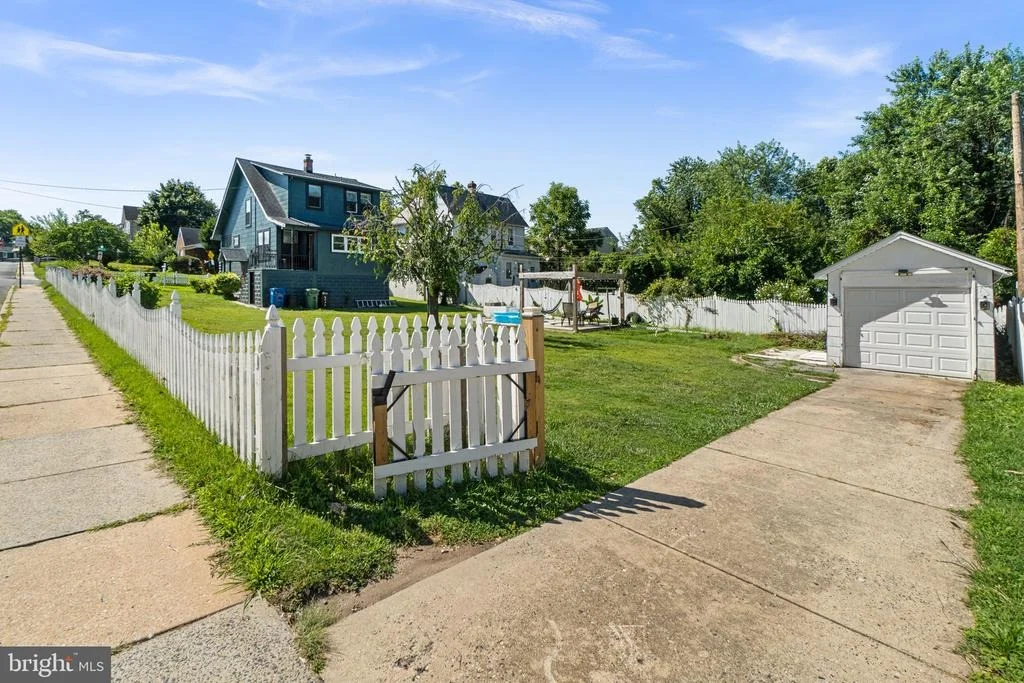 Photo of 6222 BROOK AVENUE