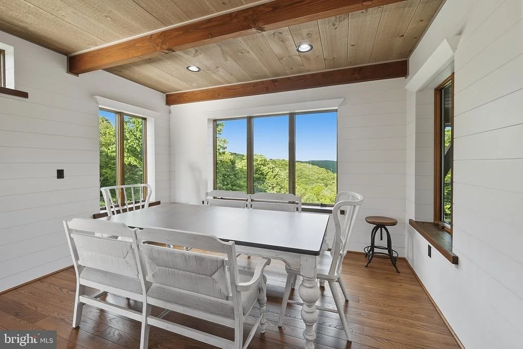 Photo of 415 NAZELROD ROAD