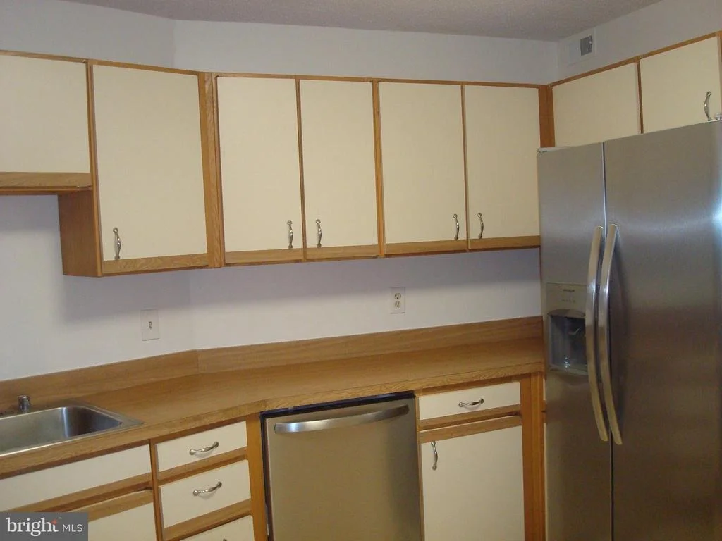 Photo of Unit 1503 at 15101 INTERLACHEN DRIVE