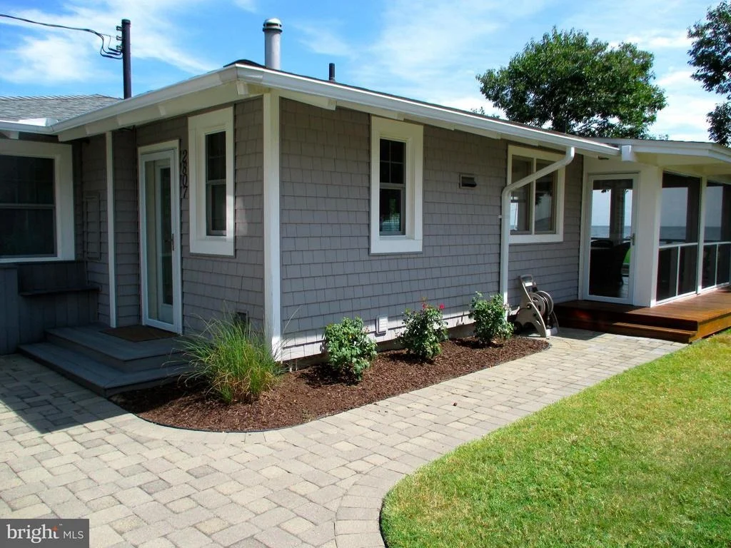 Photo of 2807 BEACH DRIVE