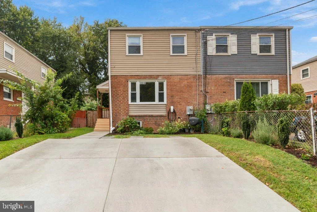 Photo of 12016 VALLEYWOOD DRIVE