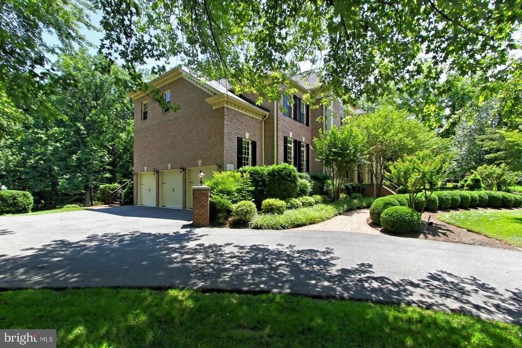 Photo of 421 SENECA ROAD