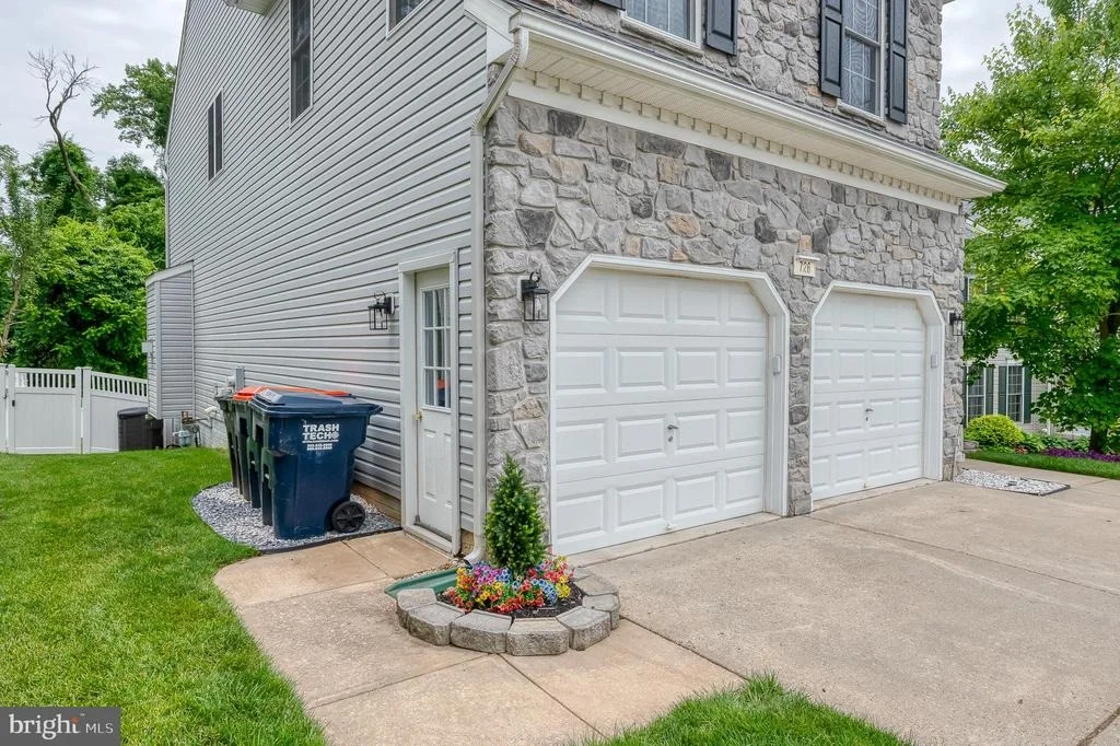 Photo of 726 CONCORD POINT DRIVE