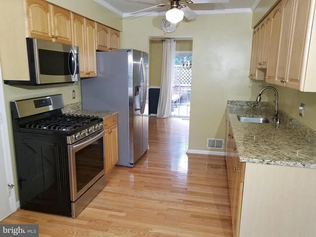 Photo of 9621 PODIUM DRIVE