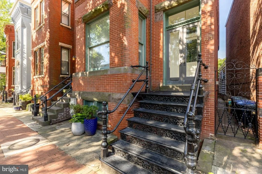 Photo of 117 11TH STREET SE