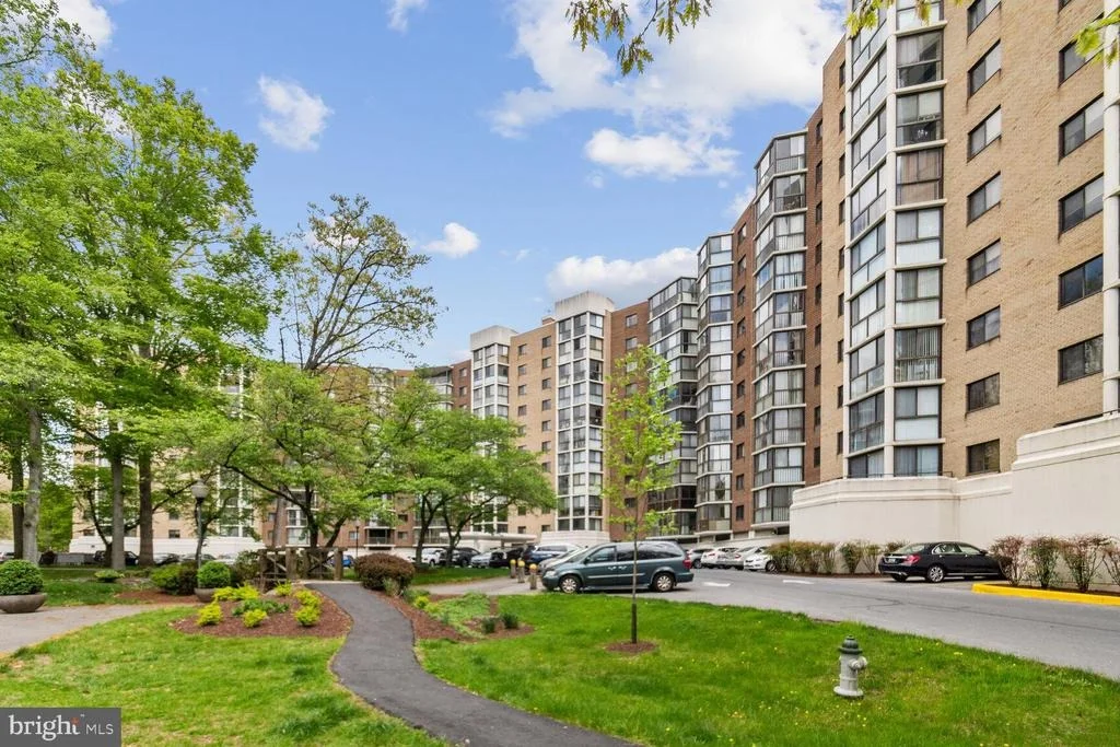 Photo of Unit 21021 at 15107 INTERLACHEN DRIVE