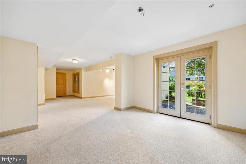 Photo of 21400 MANOR VIEW CIRCLE
