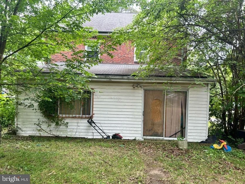 Photo of 2400 MONTEBELLO TERRACE