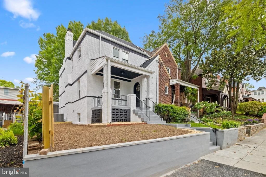 Photo of 536 ONEIDA PLACE NW