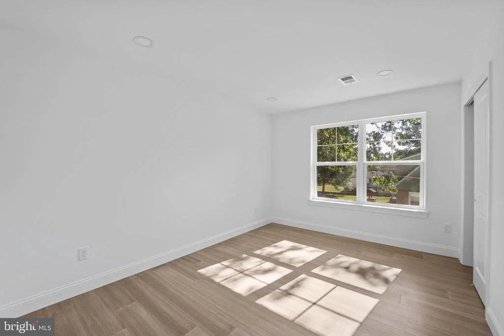 Photo of 492 ELLIS AVENUE