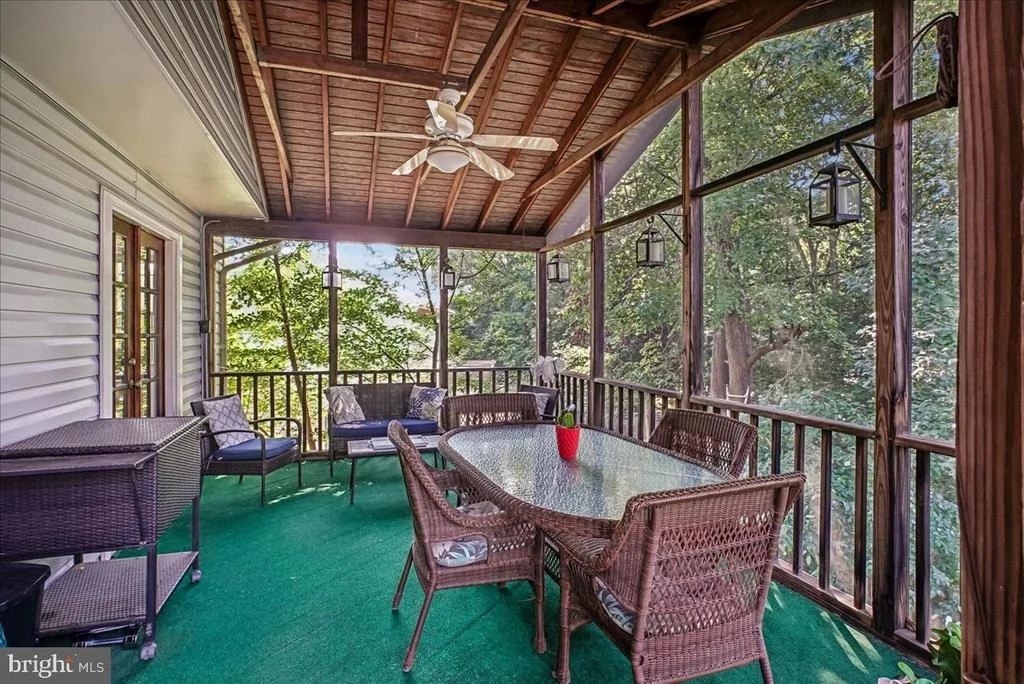 Photo of 9357 CHESTNUT KNOLLS DRIVE