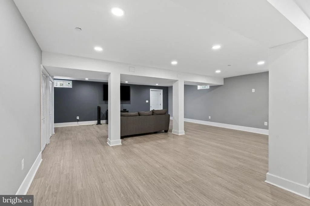 Photo of 209 W EDGEVALE ROAD