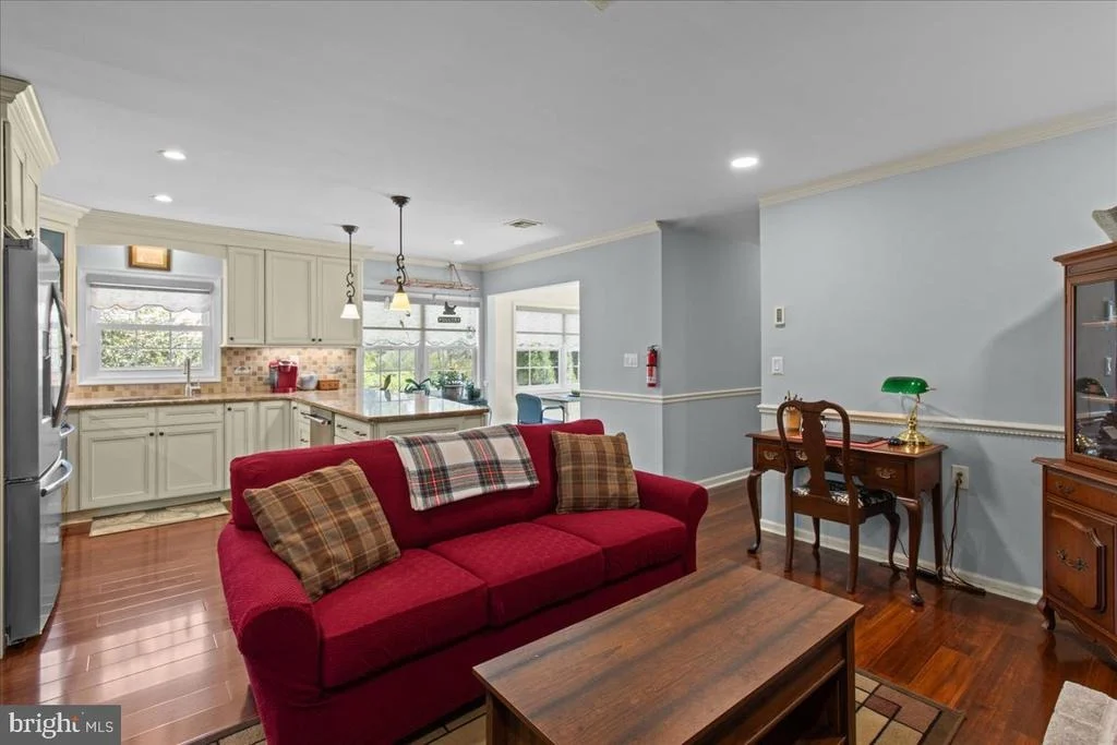 Photo of 32 BUCKINGHAM DRIVE