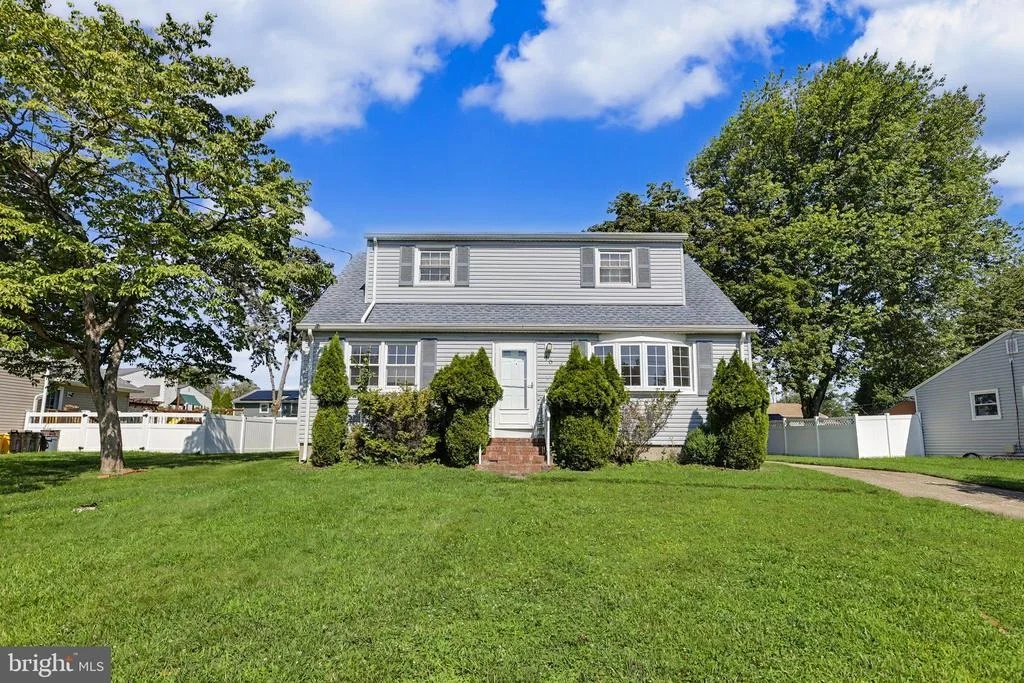 Photo of 16 RUNNING BROOK ROAD