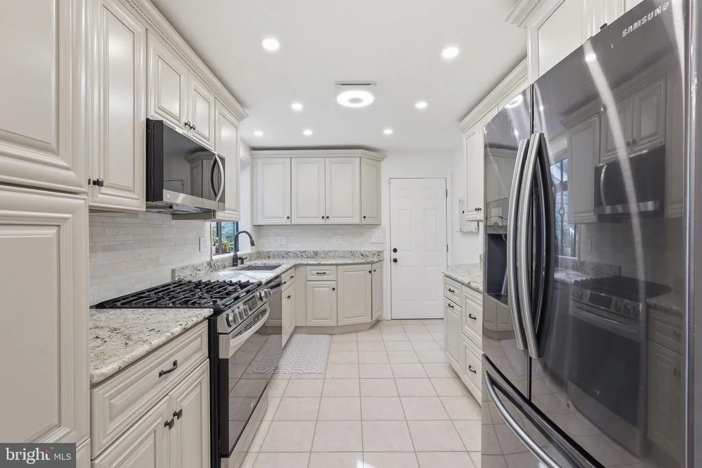 Photo of 7023 ASHBURY DRIVE
