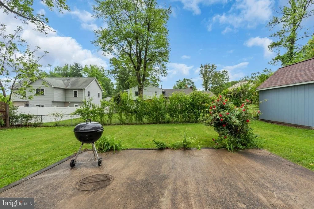 Photo of 6809 BRADDOCK ROAD