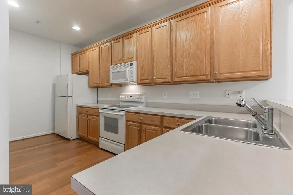 Photo of Unit 4 at 702 EMERALD WAY