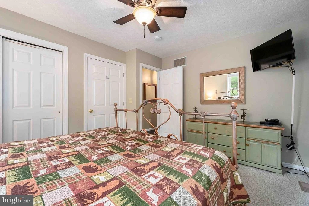 Photo of 305 LAKE POINTE DRIVE