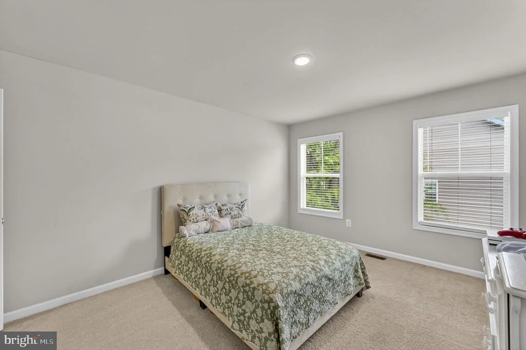 Photo of 15609 THOROUGHFARE ROAD