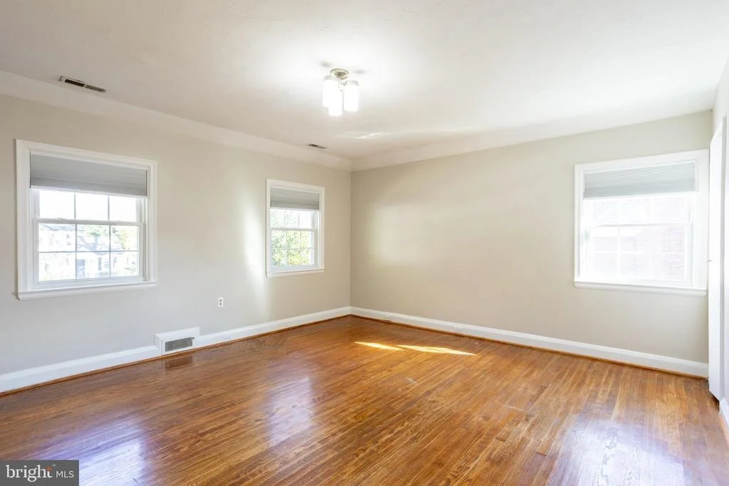 Photo of 3306 LABYRINTH ROAD