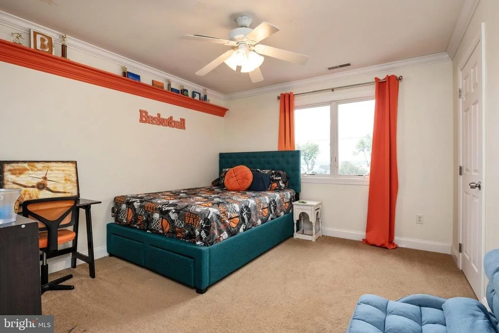 Photo of 1351 CALVERT ROAD