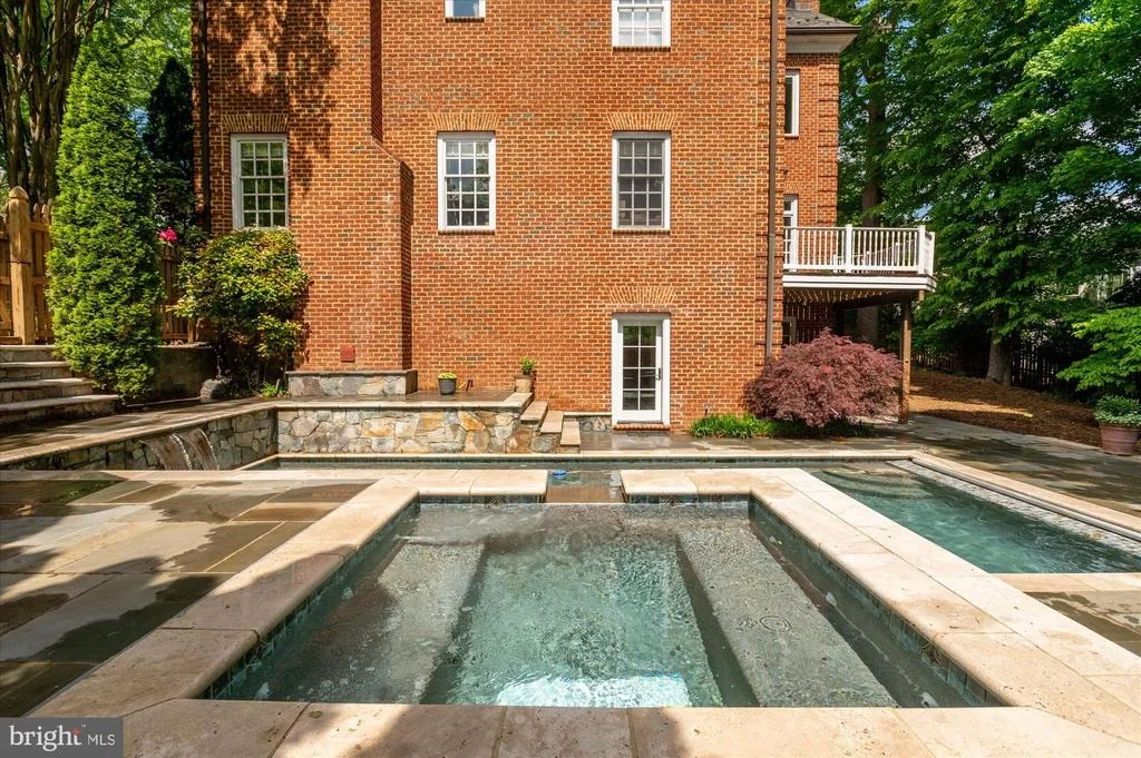 Photo of 4115 40TH PLACE N