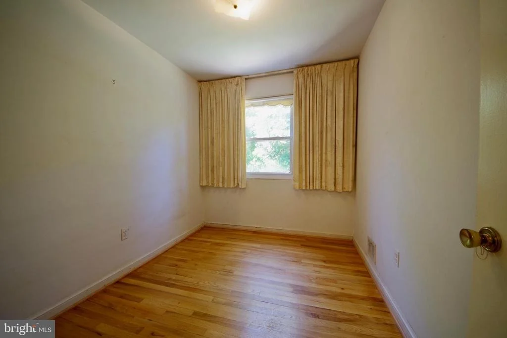 Photo of 10409 ROYALTON TERRACE