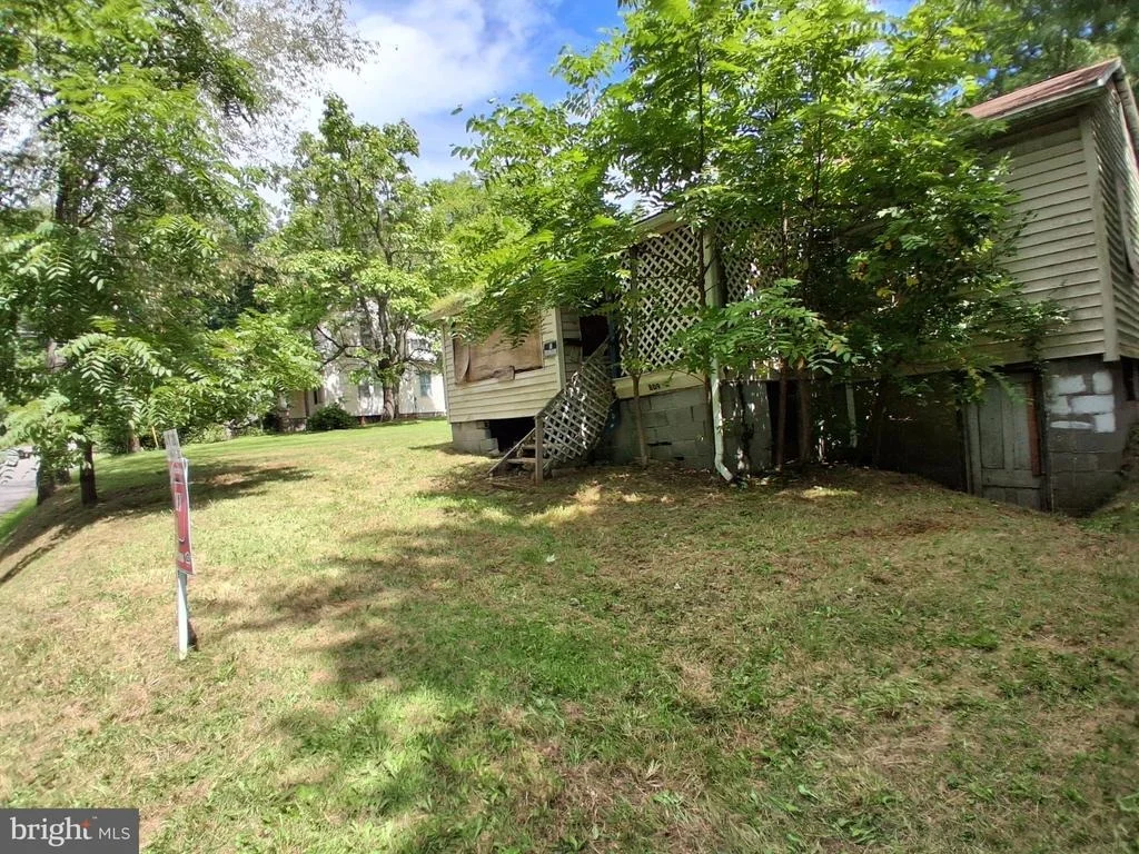 Photo of 809 N