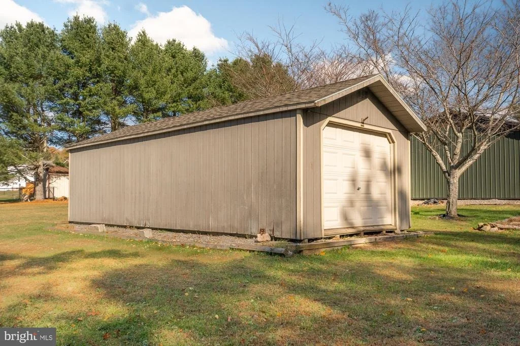 Photo of 1015 PYSELL ROAD