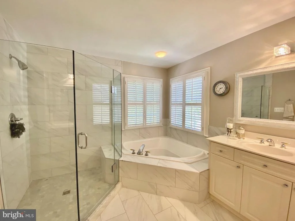 Photo of 807 WOODSIDE PARKWAY