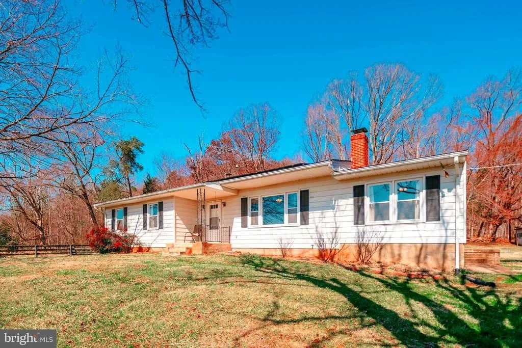 Photo of 3279 THOROUGHFARE ROAD