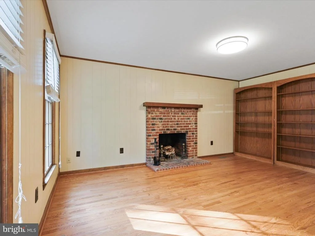 Photo of 8223 TREEBROOKE LANE