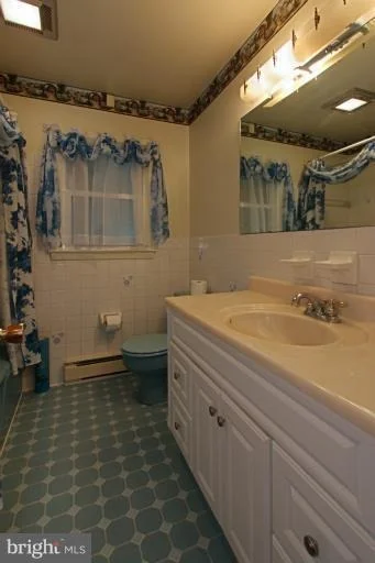 Photo of 8001 RUNNYMEADE DRIVE