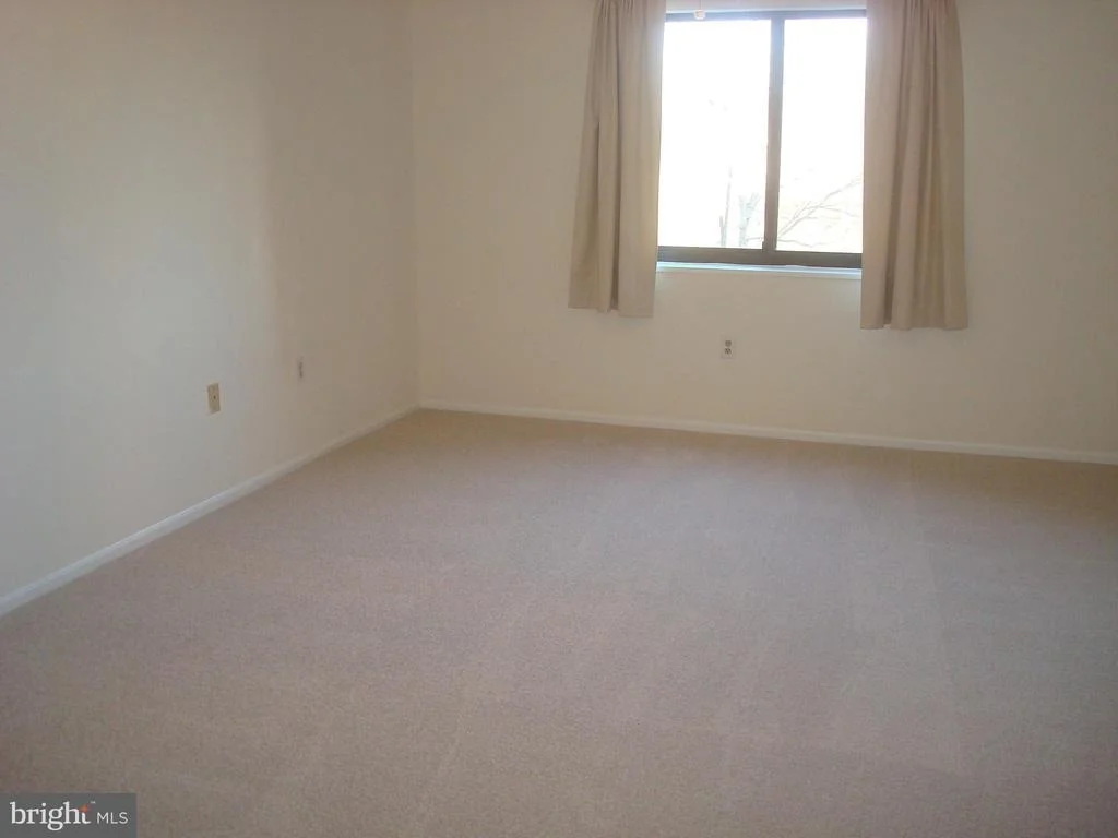 Photo of Unit 1503 at 15101 INTERLACHEN DRIVE