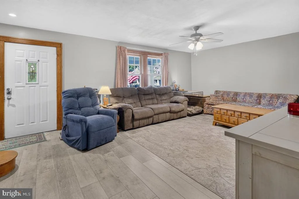 Photo of 8 PENNROAD AVE