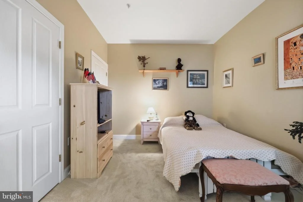 Photo of Unit 304 at 2500 WATERSIDE DRIVE