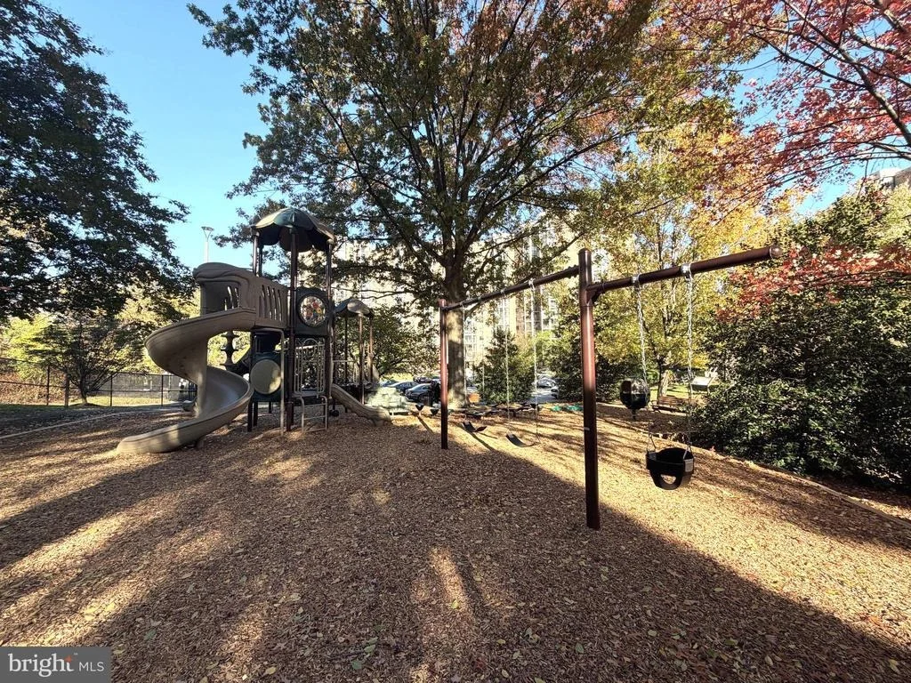 Photo of Unit 511 at 5903 MOUNT EAGLE DRIVE
