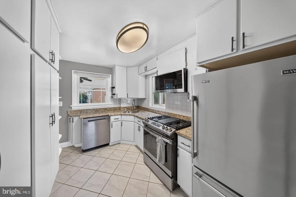 Photo of 2712 NEWTON STREET