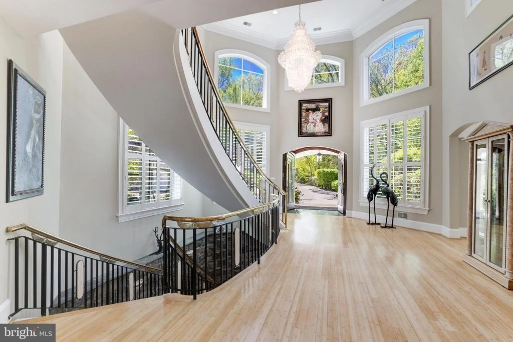 Photo of 658 LIVE OAK DRIVE
