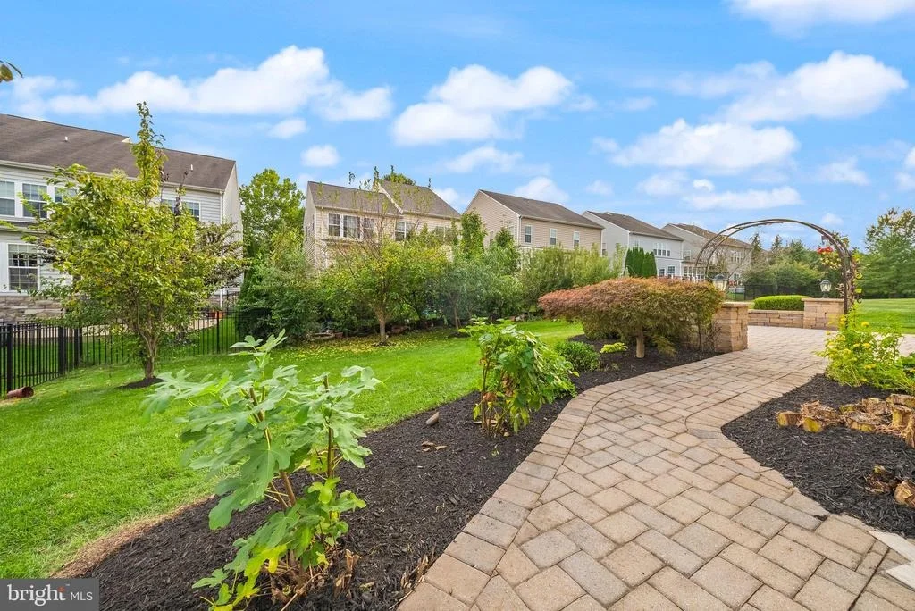 Photo of 23246 MINERVA DRIVE